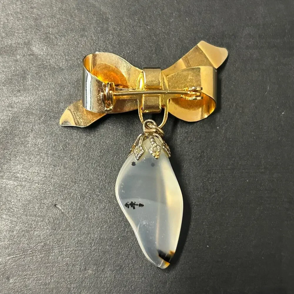 Vintage‎ Gold Toned Metal Bow with Agate Drop Unmarked